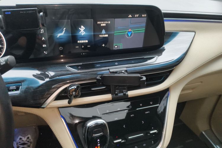 别克GL8 2022款 ES陆尊 653T 尊享型中控内饰16