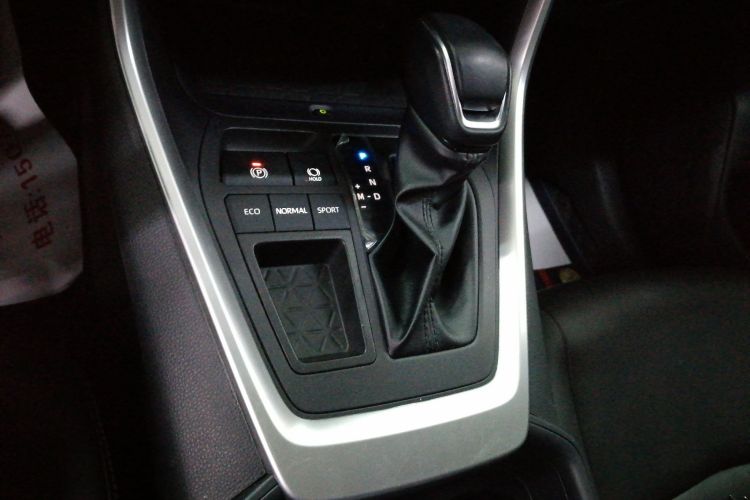 丰田 RAV4荣放 2023款 2.0L CVT两驱风尚Plus版局部细节18