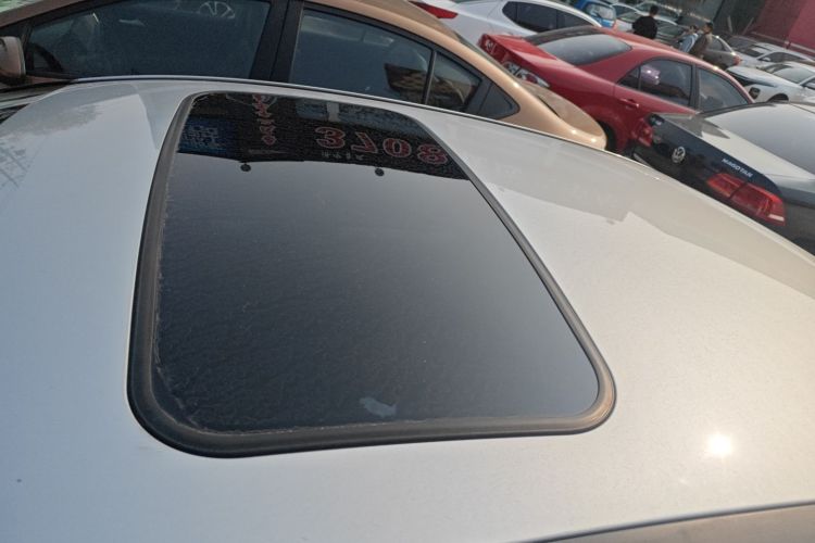 福特 福克斯 2012款 三厢 1.6L 自动风尚型局部细节57