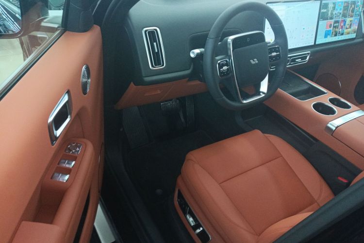 理想汽车 理想L9 2025款 Ultra 智能焕新版中控内饰7003