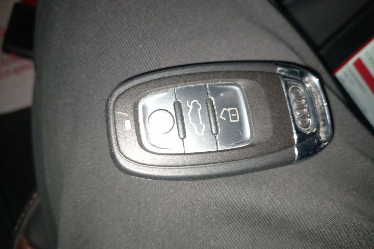 奥迪Q5 2017款 Plus 40 TFSI 技术型中控内饰11