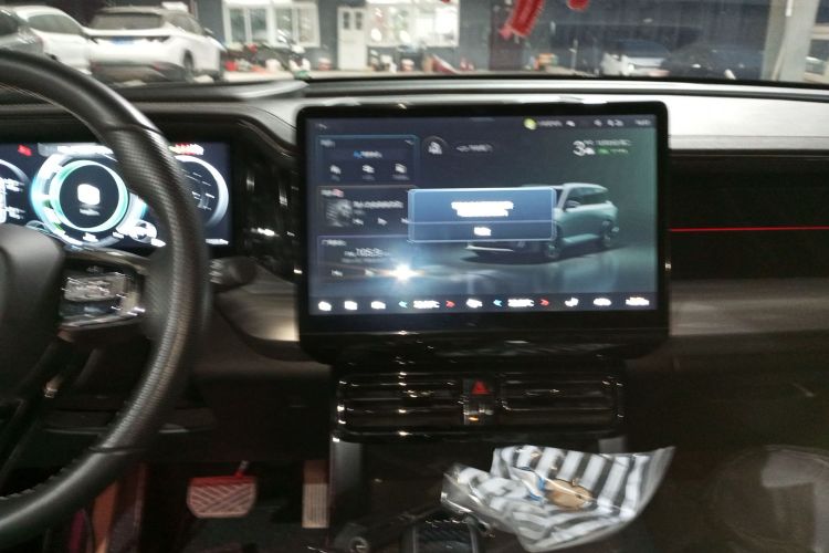 广汽传祺 传祺GS8 2022款 双擎系列 2.0TM 四驱尊贵版 （七座）局部细节16