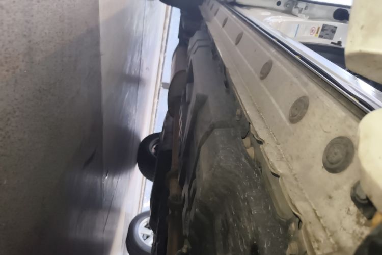 丰田 汉兰达 2015款 2.0T 四驱豪华版 7座局部细节9001