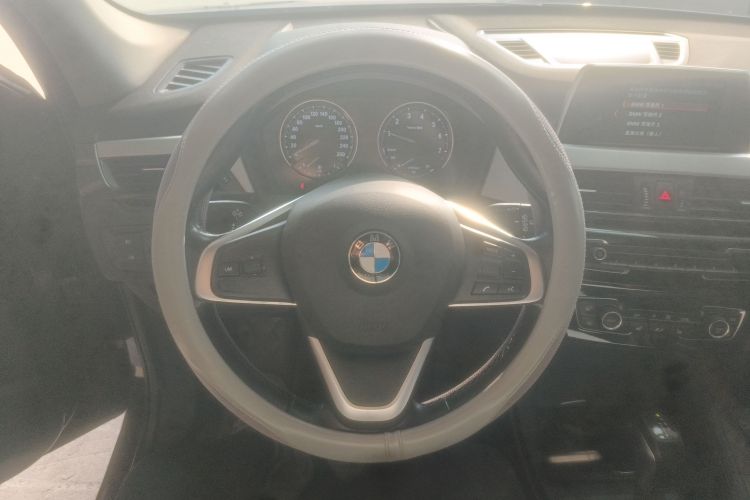 宝马X1 2019款 sDrive18Li 时尚型中控内饰13