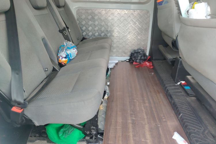 福特 全顺 2020款 2.0T汽油自动多功能商用车中轴低顶双开尾门国VI中控内饰21