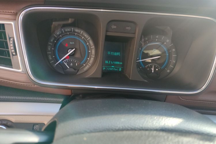 别克GL8 2014款 3.0L XT豪华商务旗舰版中控内饰15