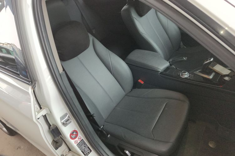 宝马3系 2017款 320Li M运动型局部细节41