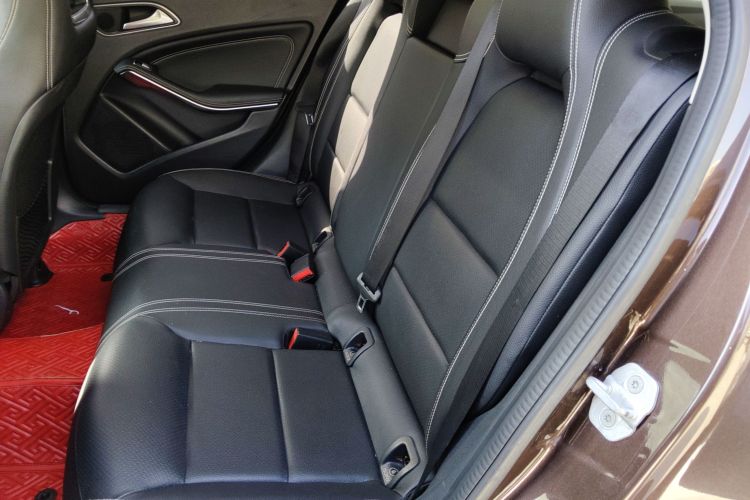 奔驰GLA 2015款 GLA 220 4MATIC 时尚型中控内饰21