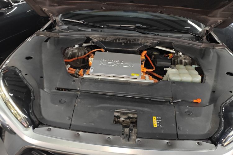 蔚来ES8 2020款 580KM 六座版机舱底盘24