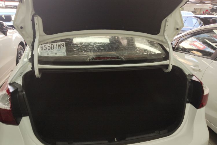 起亚K3 2016款 1.6L 自动天窗版机舱底盘23