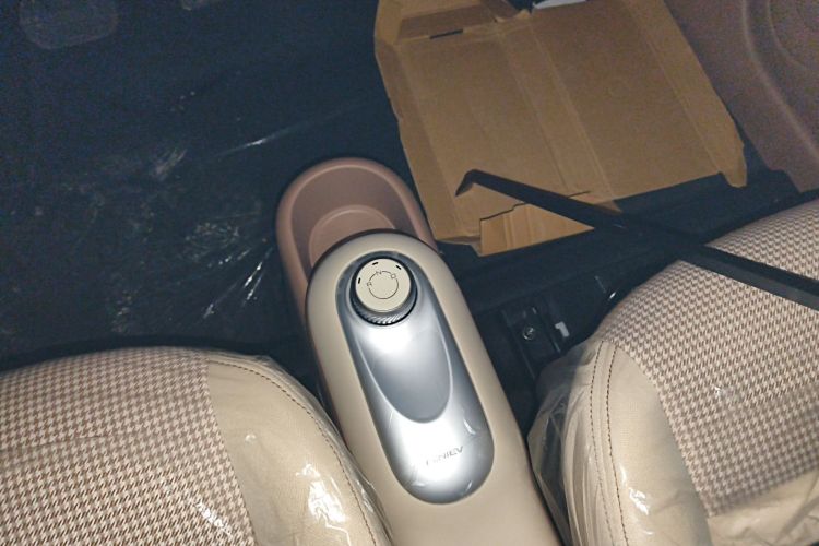 五菱汽车 宏光MINIEV 2025款 四门版 进阶款中控内饰18