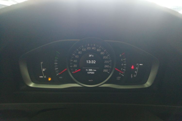 沃尔沃V60 2014款 T5 智逸版中控内饰14