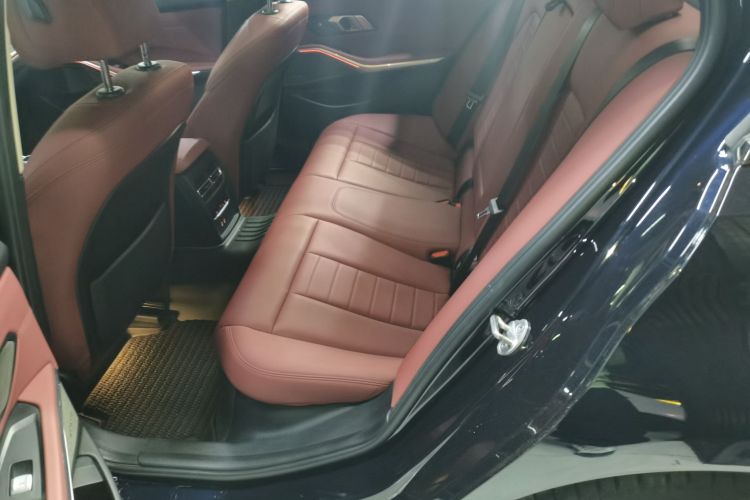 宝马3系 2021款 改款二 325i M运动曜夜套装中控内饰21