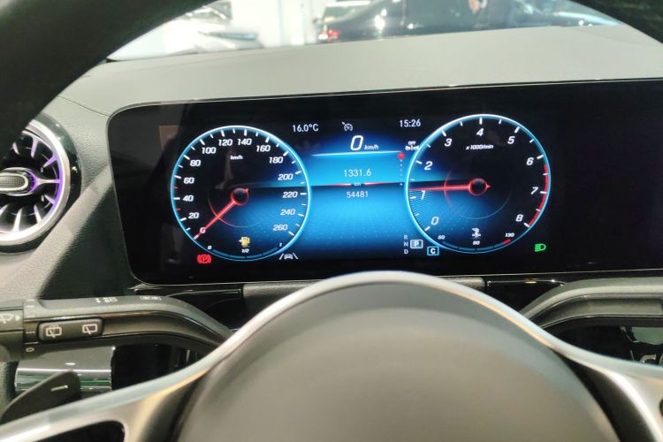 奔驰GLA 2023款 GLA 220中控内饰14