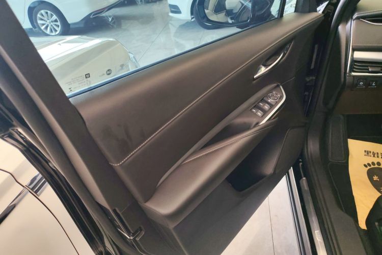 凯迪拉克XT4 2021款 28T 两驱领先型中控内饰47