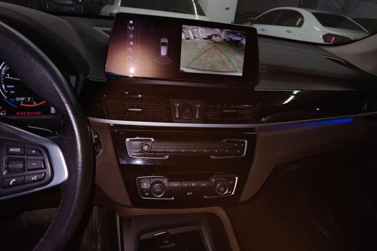 宝马X1 2020款 sDrive25Li 领先型中控内饰16