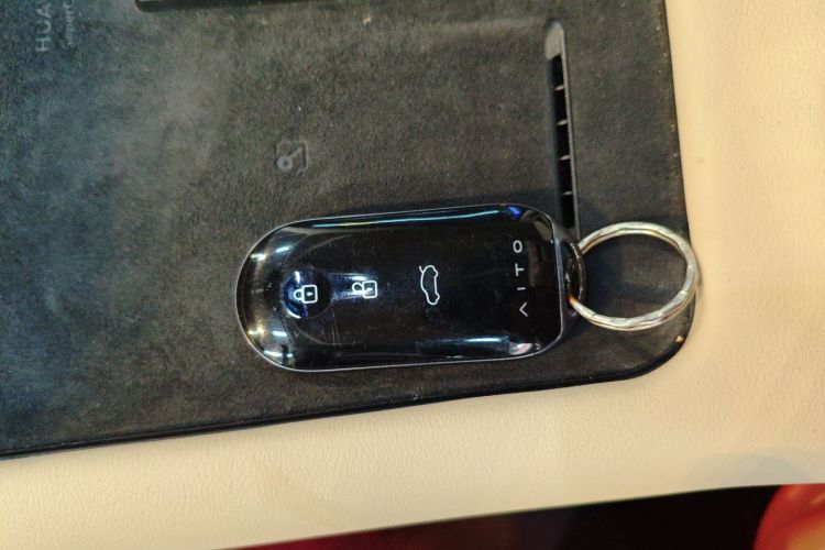 鸿蒙智行 问界M7 2022款 1.5T 四驱豪华版中控内饰7001