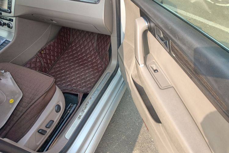 大众 迈腾 2012款 1.8TSI 豪华型局部细节9005