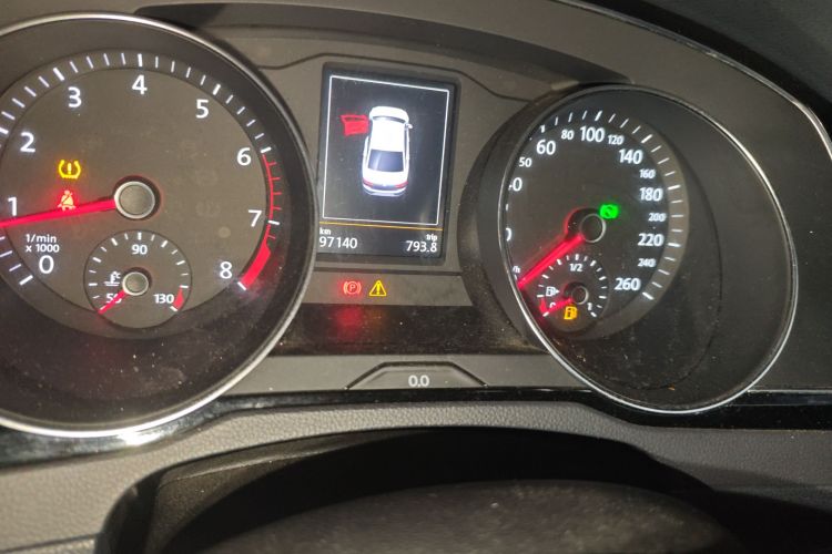 大众 迈腾 2017款 330TSI DSG 尊贵型中控内饰14