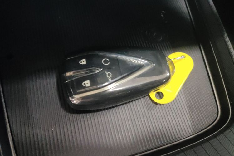 长安 逸动 2025款 蓝鲸 1.5T 500Bar尊贵型中控内饰7001