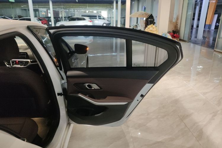 宝马3系 2021款 320i 运动套装中控内饰7006