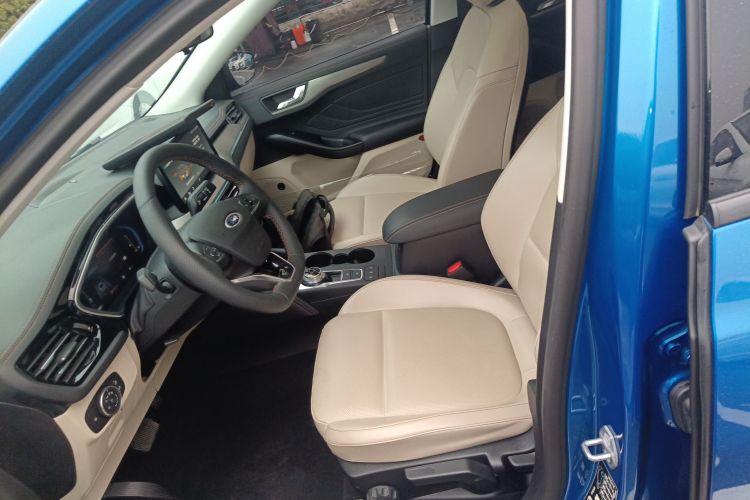 福特 福克斯 2021款 三厢 EcoBoost 180 自动锋潮型中控内饰19