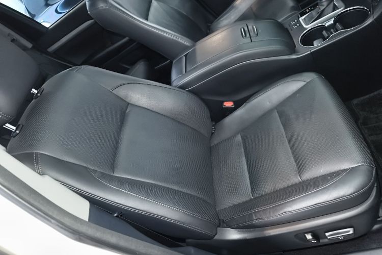 丰田 汉兰达 2015款 2.0T 四驱豪华版 7座局部细节41