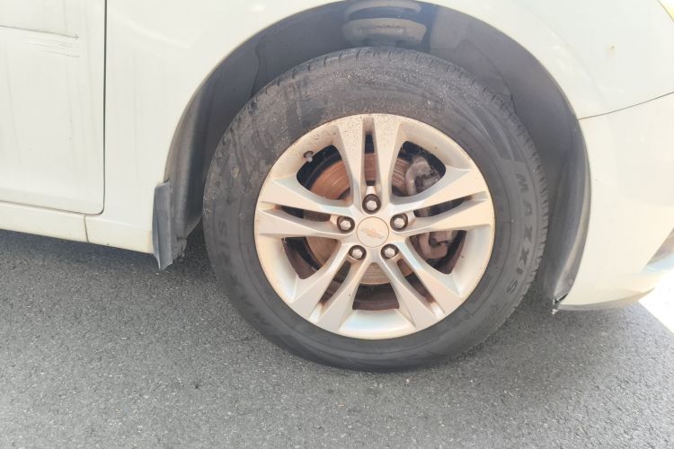 雪佛兰 科鲁兹 2013款 掀背 1.6L 自动豪华型车身外观10