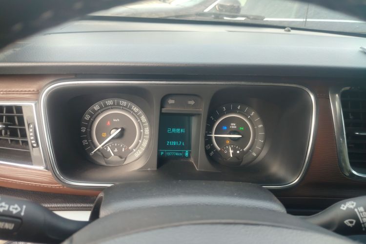 别克GL8 2018款 28T 豪华型 国VI中控内饰14