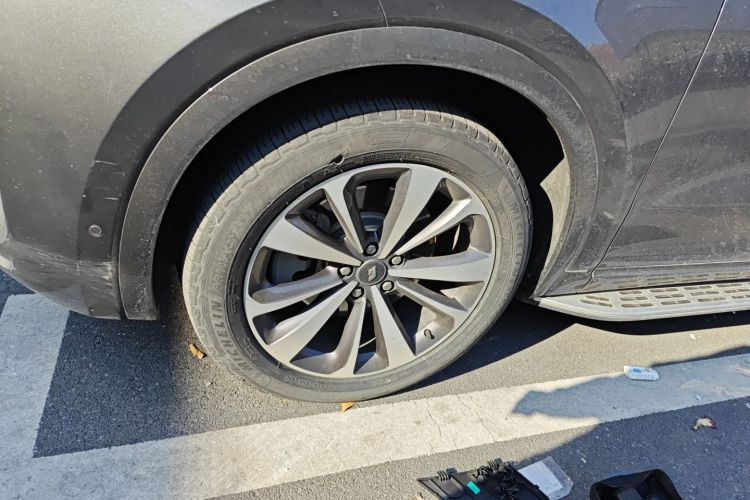 理想汽车 理想ONE 2021款 增程6座版车身外观6007