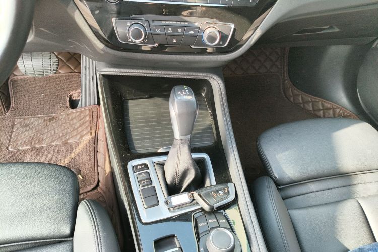 宝马1系 2018款 改款 118i 运动型局部细节18