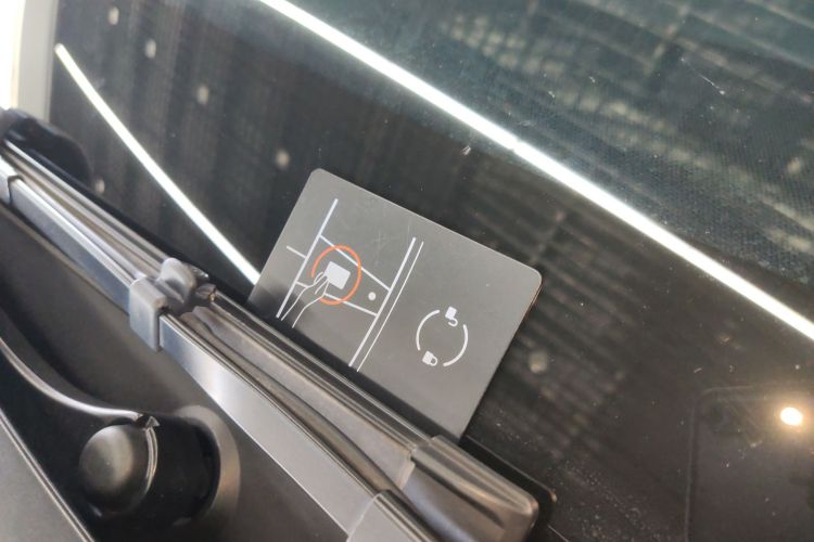 特斯拉 Model Y 2023款 长续航全轮驱动版中控内饰11