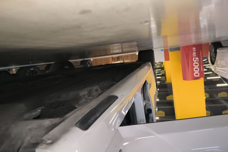 宝马5系新能源 2021款 535Le 先锋版M运动套装局部细节9001