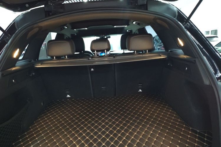 奔驰GLC 2022款 改款三 GLC 260 L 4MATIC 动感型机舱底盘23