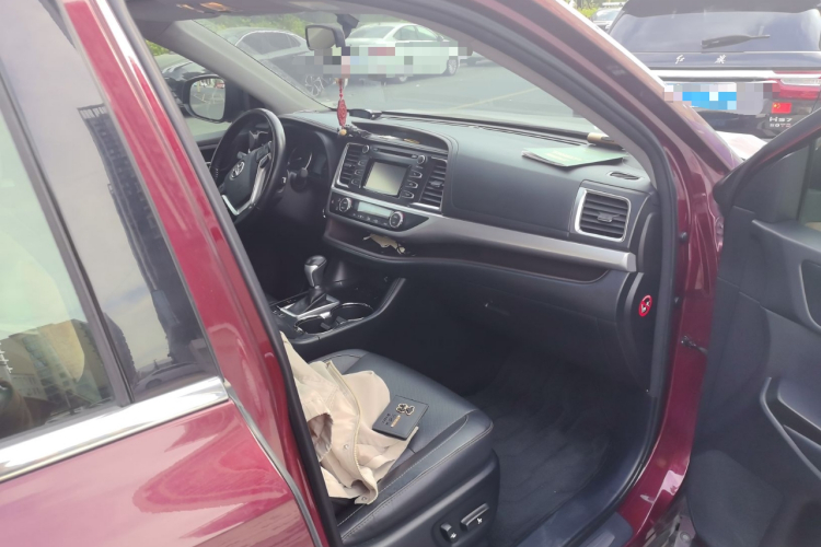 丰田 汉兰达 2017款 2.0T 四驱豪华版 7座局部细节9005