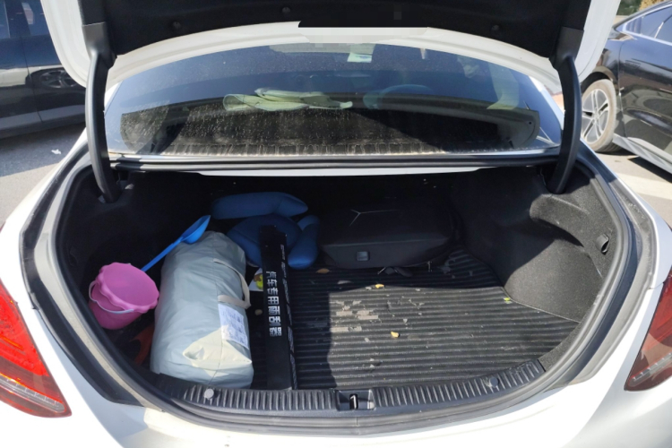 奔驰C级 2019款 C 260 L 运动版中控内饰23