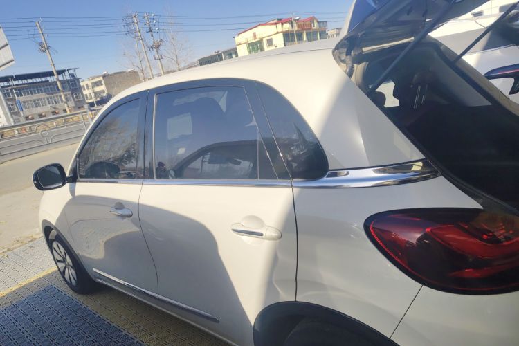 五菱汽车 五菱缤果 2023款 203km 舒享款车身外观4