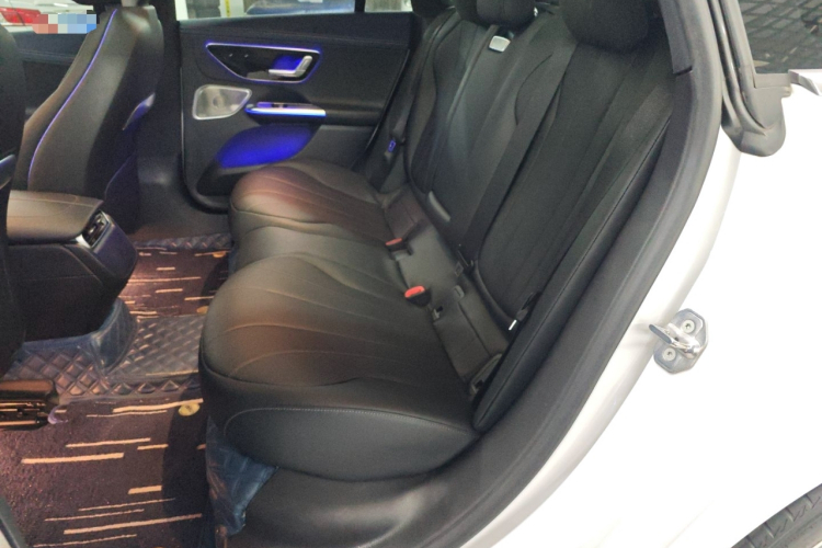 奔驰EQE 2022款 350 豪华版中控内饰21