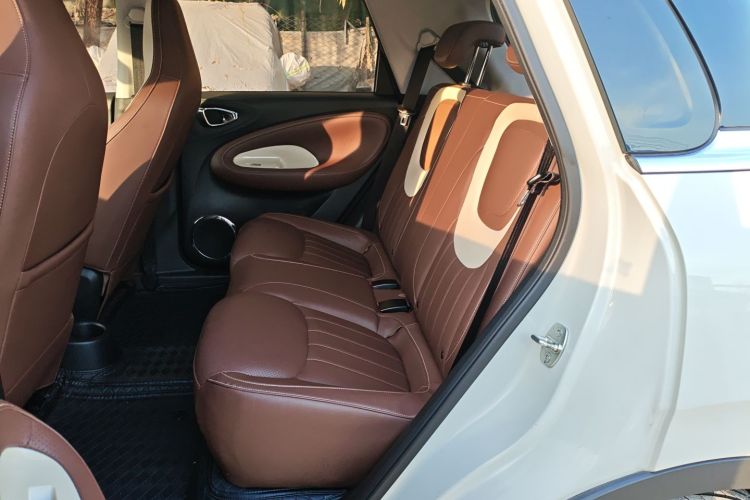 五菱汽车 五菱缤果 2023款 333km 灵犀互联款中控内饰21