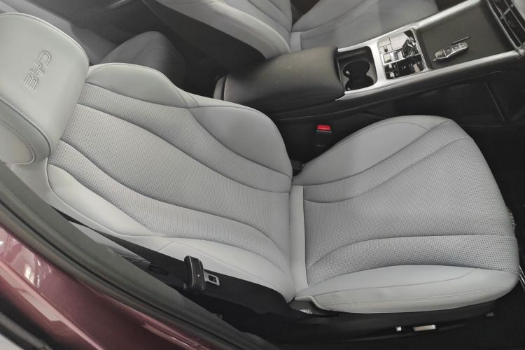 比亚迪 海豹 2023款 DM-i 1.5L 121km 豪华型局部细节41