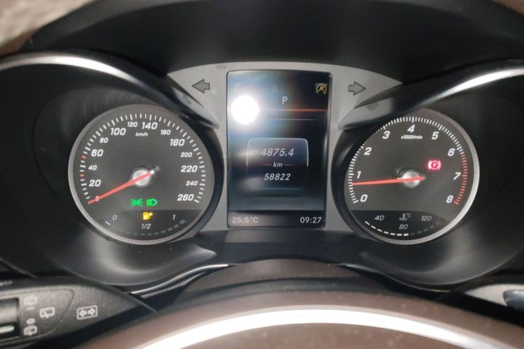 奔驰GLC 2019款 GLC 260 L 4MATIC 动感型中控内饰15