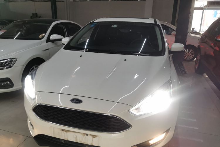 福特 福克斯 2018款 两厢经典 EcoBoost 180 自动精英型车身外观2