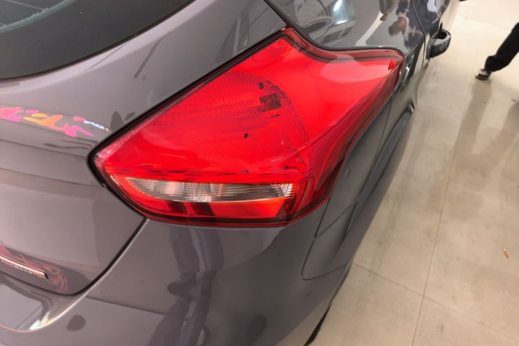 福特 福克斯 2017款 两厢 EcoBoost 180 自动精英型车身外观6006