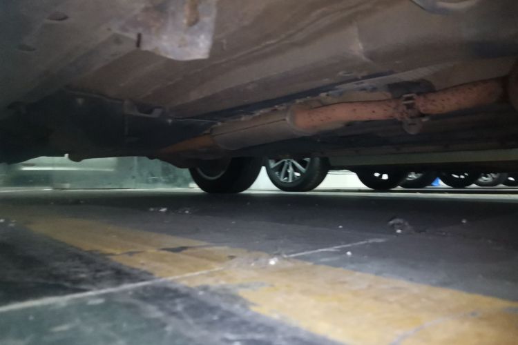 路虎 发现神行 2017款 2.0T PURE局部细节9001