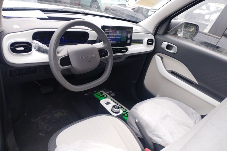 吉利银河 熊猫 2025款 210km 元气熊中控内饰12