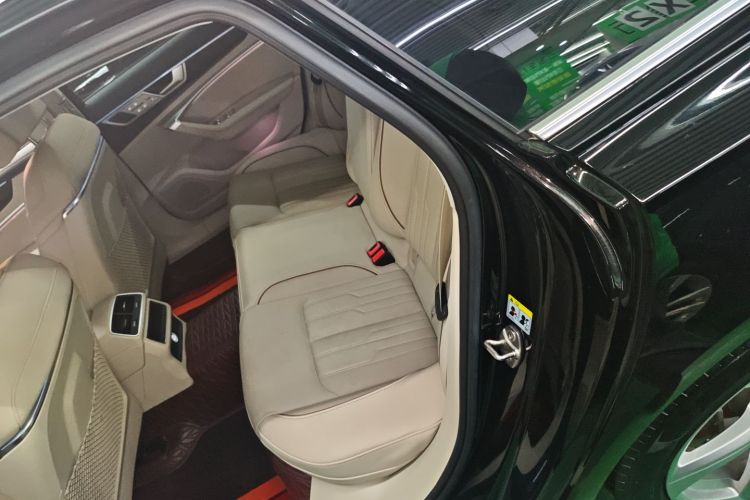 奥迪A6L 2021款 55 TFSI quattro 尊享致雅型中控内饰21