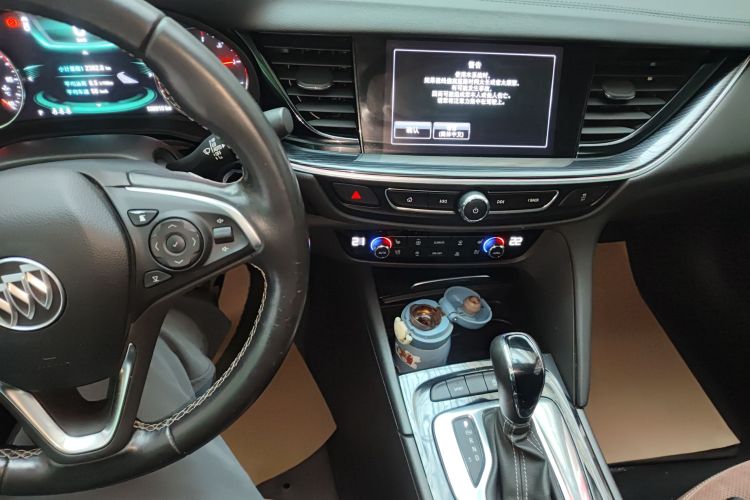 别克 君威 2017款 28T 尊享型中控内饰16