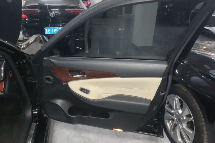 丰田 皇冠 2015款 2.0T 时尚版中控内饰7005