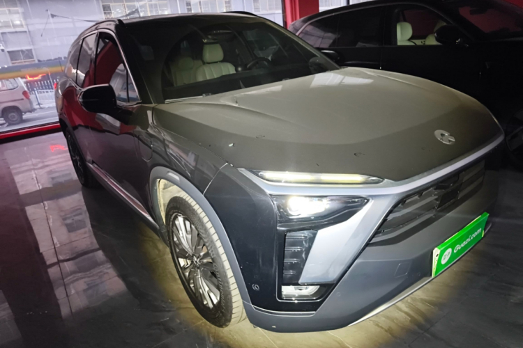 蔚来ES8 2020款 580KM 七座版车身外观3