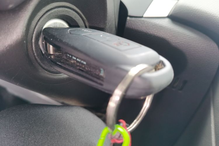 福特 蒙迪欧 2013款 1.5L GTDi180时尚型中控内饰11